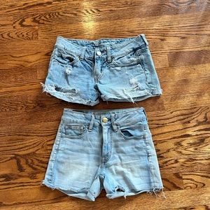 Lot 2 pairs American Ragle denim shorts